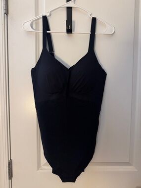 Honeylove Black Sculpting Bodysuit with Built-In Cups